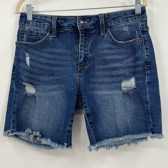Joe's Jeans Shorts Raw Hem Distressed 7" Inseam Stretchy Size 27 Modest Mid Rise - Picture 1 of 7